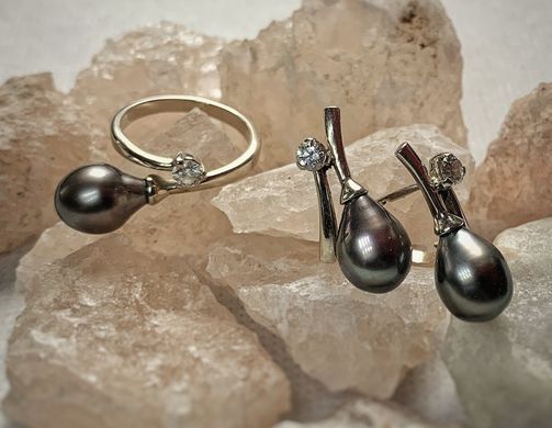 3KC-072 Set - ring and earring, white gold, white by rhodium, pearl - black pear, diamond 3 mm.